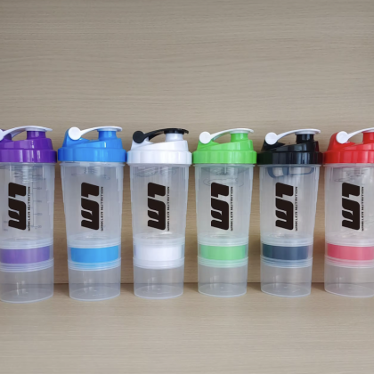SHAKER CON PASTILLERO